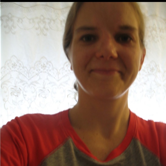 Meet your Posher, Amanda. - Picture 5 of 11